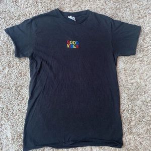 Vintage “Good Vibes” tshirt